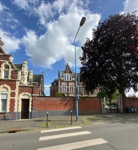 Krisko Parking Prive Et Clos Armentières Esterno foto